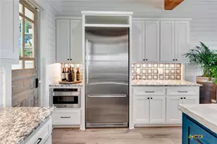 902 N Washington St, Port O'Connor, TX 77982 - Photo 12