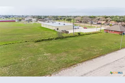 105 Northpark Drive, Victoria, TX 77901 - Photo 2