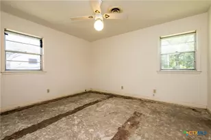 404 Rhodes, Victoria, TX 77904 - Photo 34