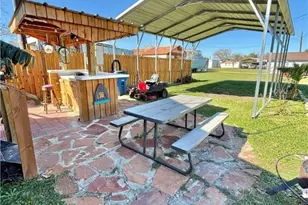 804 W Madison Ave, Port O'Connor, TX 77982 - Photo 2