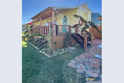 804 W Madison Avenue, Port O'Connor, TX 77982 - Photo 10