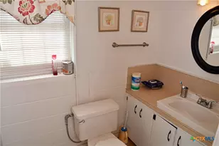 407 Rorem Ave, Palacios, TX 77465 - Photo 14