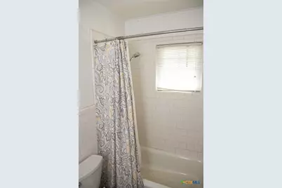 407 Rorem Avenue, Palacios, TX 77465 - Photo 10