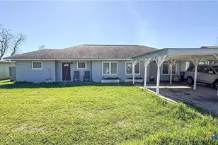 407 Rorem Ave, Palacios, TX 77465 - Photo 1
