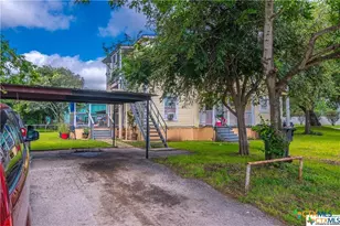 311 E Live Oak St, Seguin, TX 78155 - Photo 2