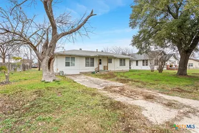 320 E Davilla Street, Bartlett, TX 76511 - Photo 1