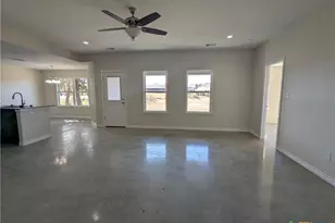 1023 Fieldstone Dr, Lampasas, TX 76550 - Photo 2