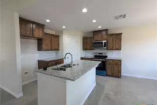 1023 Fieldstone Dr, Lampasas, TX 76550 - Photo 4