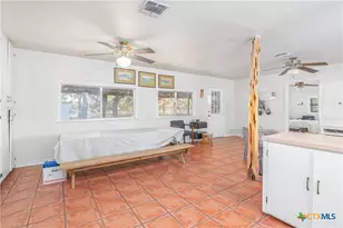 847 Littlehorn Ln, Stockdale, TX 78160 - Photo 36