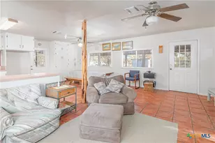 847 Littlehorn Ln, Stockdale, TX 78160 - Photo 38