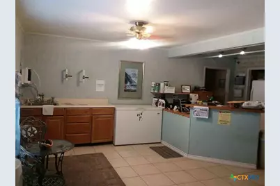 1819 S Chestnut Street, Lampasas, TX 76550 - Photo 2