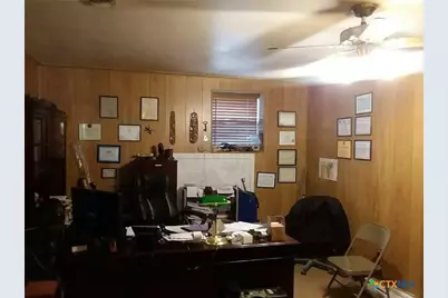 1819 S Chestnut Street, Lampasas, TX 76550 - Photo 4