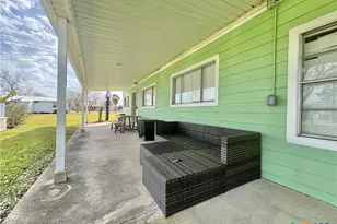 510 N 10th St, Port O'Connor, TX 77982 - Photo 28