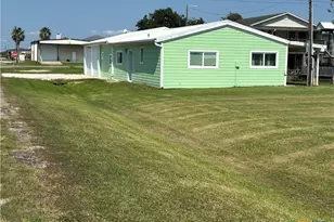 510 N 10th St, Port O'Connor, TX 77982 - Photo 34