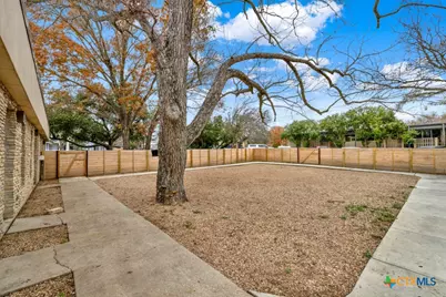 715 W Hopkins Street, San Marcos, TX 78666 - Photo 8