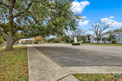 715 W Hopkins Street, San Marcos, TX 78666 - Photo 10