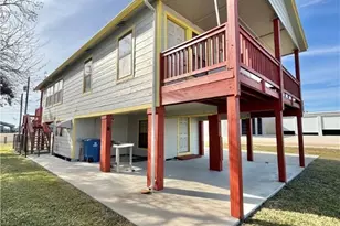104 S Byers St, Port O'Connor, TX 77982 - Photo 2