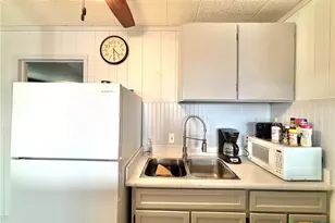 104 S Byers St, Port O'Connor, TX 77982 - Photo 6