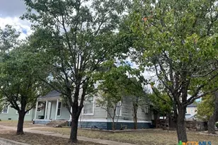818 N 1st St, Temple, TX 76501 - Photo 2