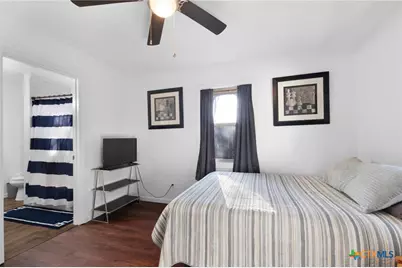 801 1/2 E Avenue C, Lampasas, TX 76550 - Photo 32