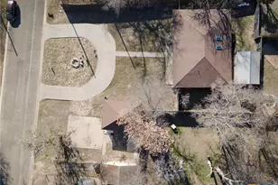 801 1/2 E Ave C, Lampasas, TX 76550 - Photo 38