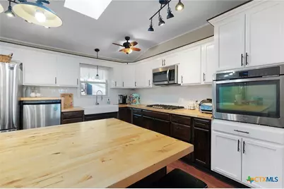 801 1/2 E Avenue C, Lampasas, TX 76550 - Photo 16