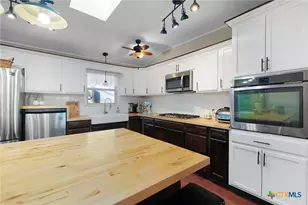 801 1/2 E Ave C, Lampasas, TX 76550 - Photo 16