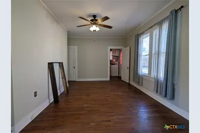 207 W 5th Street, Lampasas, TX 76550 - Photo 14