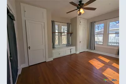 207 W 5th Street, Lampasas, TX 76550 - Photo 12