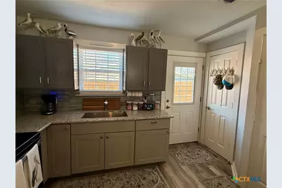 402 E Virginia Avenue, Seadrift, TX 77983 - Photo 14