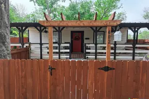 402 E Virginia Ave, Seadrift, TX 77983 - Photo 2