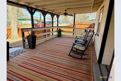 402 E Virginia Avenue, Seadrift, TX 77983 - Photo 8