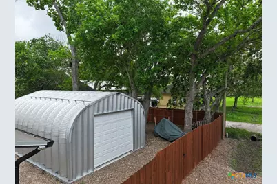 402 E Virginia Avenue, Seadrift, TX 77983 - Photo 34