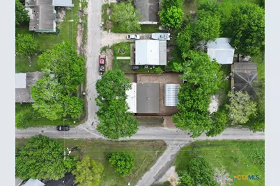 402 E Virginia Avenue, Seadrift, TX 77983 - Photo 38