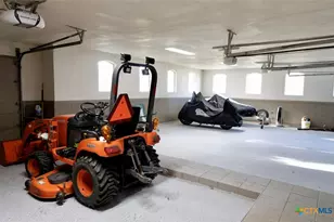 447 Schaefer Rd, Victoria, TX 77905 - Photo 22