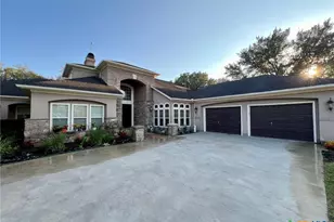 447 Schaefer Rd, Victoria, TX 77905 - Photo 1