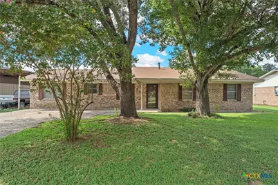 518 E Avenue G, Rosebud, TX 76570 - Photo 1