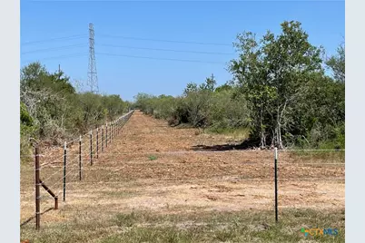 697 Robinhood Rd., Victoria, TX 77905 - Photo 2