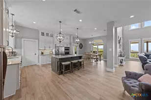 5926 Lakeside Dr, Belton, TX 76513 - Photo 14