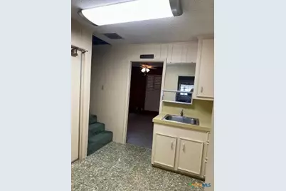 727 Brookhollow Drive, Port Lavaca, TX 77979 - Photo 6