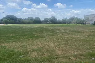 5008 N Navarro St, Victoria, TX 77904 - Photo 1