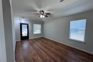 1002 Birdsong Ln, New Braunfels, TX 78130 - Photo 4