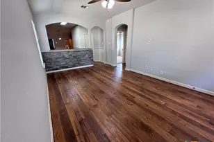 1002 Birdsong Ln, New Braunfels, TX 78130 - Photo 2