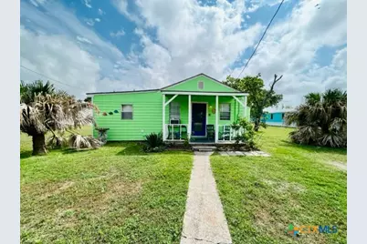 28 N Blackburn Avenue, Port Lavaca, TX 77979 - Photo 1