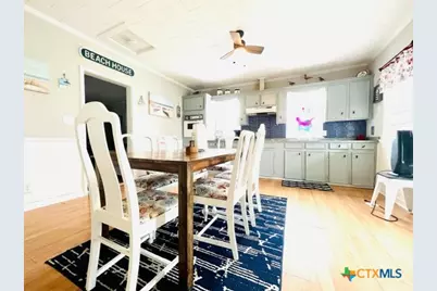 28 N Blackburn Avenue, Port Lavaca, TX 77979 - Photo 4