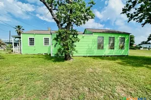 28 N Blackburn Ave, Port Lavaca, TX 77979 - Photo 24