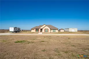 110 Eugene Ln, Tivoli, TX 77990 - Photo 12