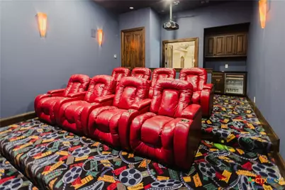 1024 Spanish Trail, New Braunfels, TX 78132 - Photo 14