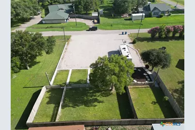 507 E Plasuela Street, Refugio, TX 78377 - Photo 8
