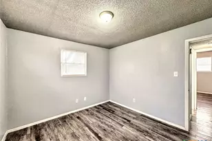 712 Martindale Rd, San Marcos, TX 78666 - Photo 12